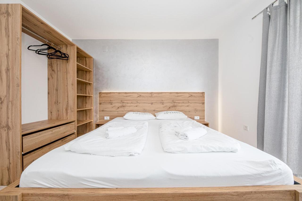 Apartmani Ana & Milo Lopar Bagian luar foto