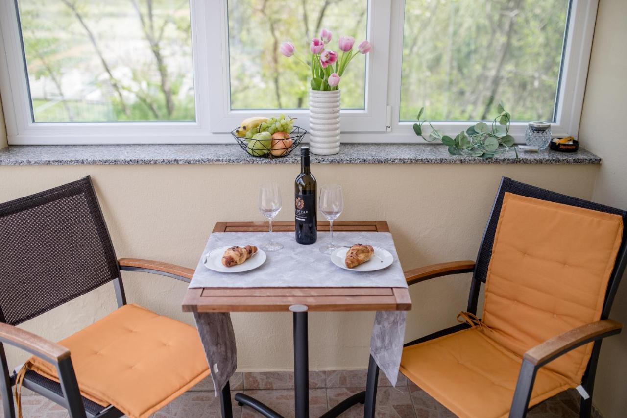 Apartmani Ana & Milo Lopar Bagian luar foto